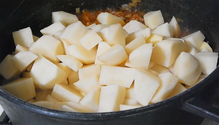 картофель с фаршем простой рецепт на сковородке