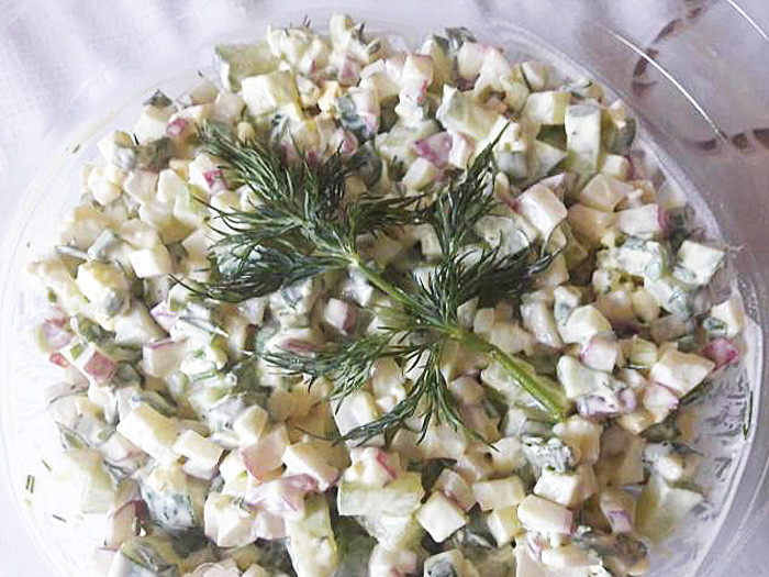 весенний салат с редисом