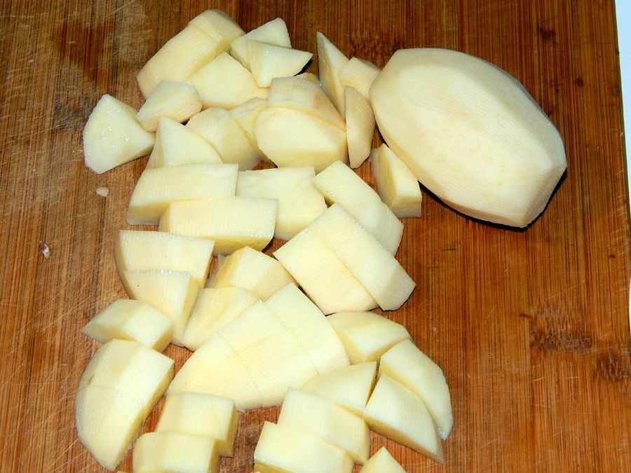 порезать картофель