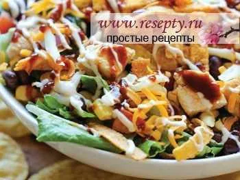 Салат с курицей, кукурузой и фасолью.