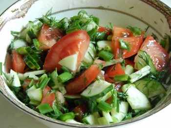 ak2 Салат "Ромэн" с огурцом, листьями салата и помидором. - Простые рецепты - женский сайт